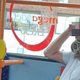 Imagen para el artículo titulado Llevar una serpiente enroscada al cuello como mascarilla no está permitido, advierten las autoridades británicas